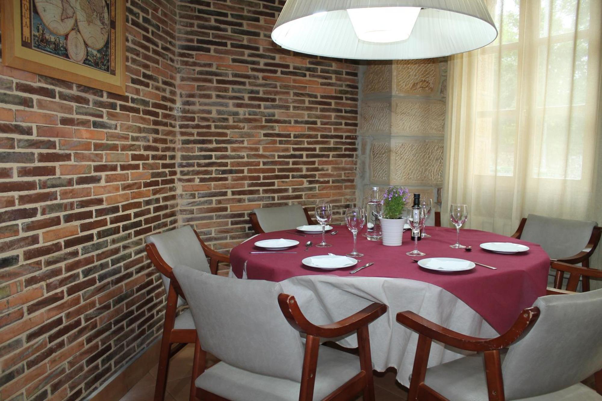 Hotel San Roque Reinosa Bagian luar foto