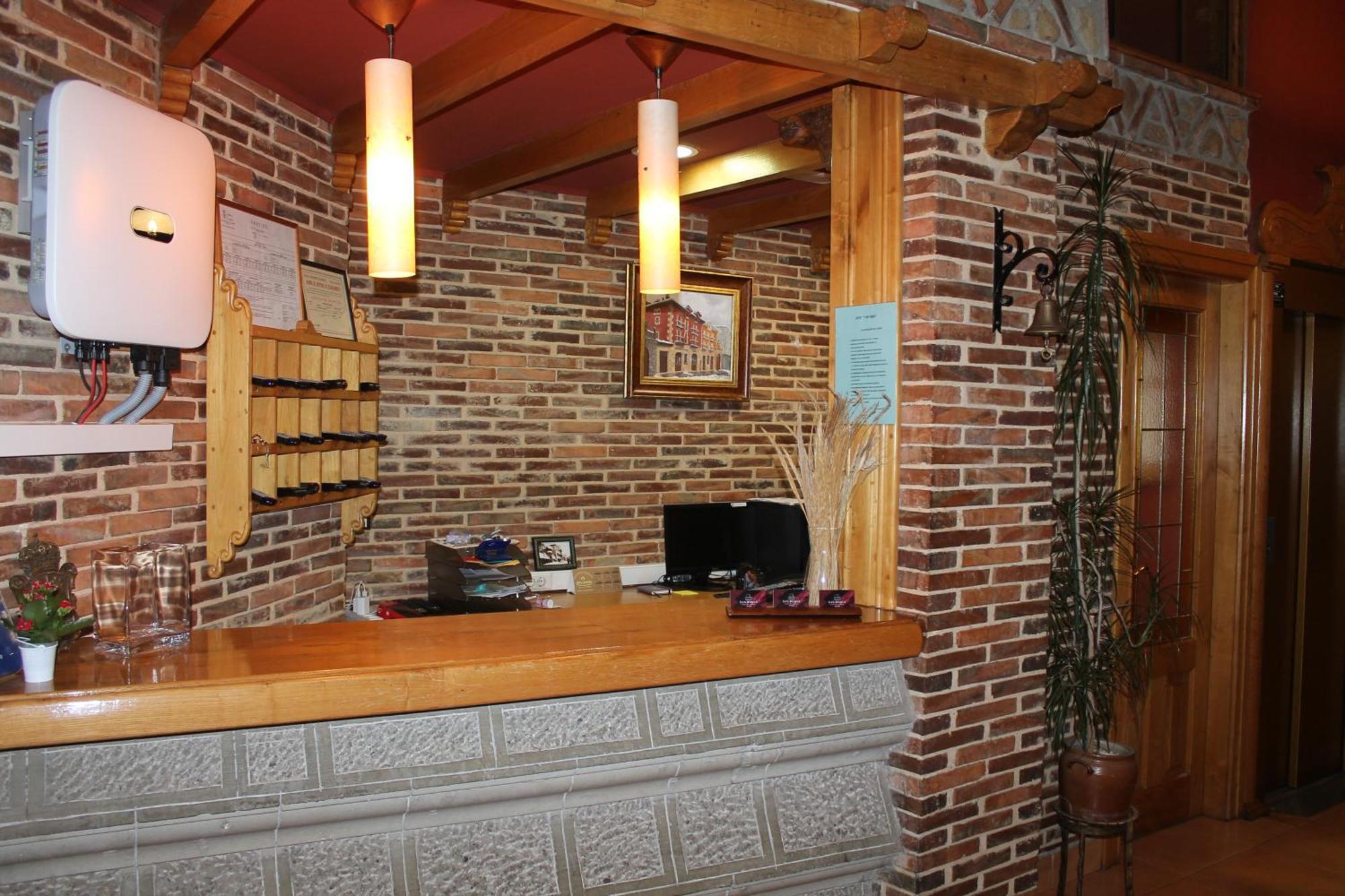 Hotel San Roque Reinosa Bagian luar foto