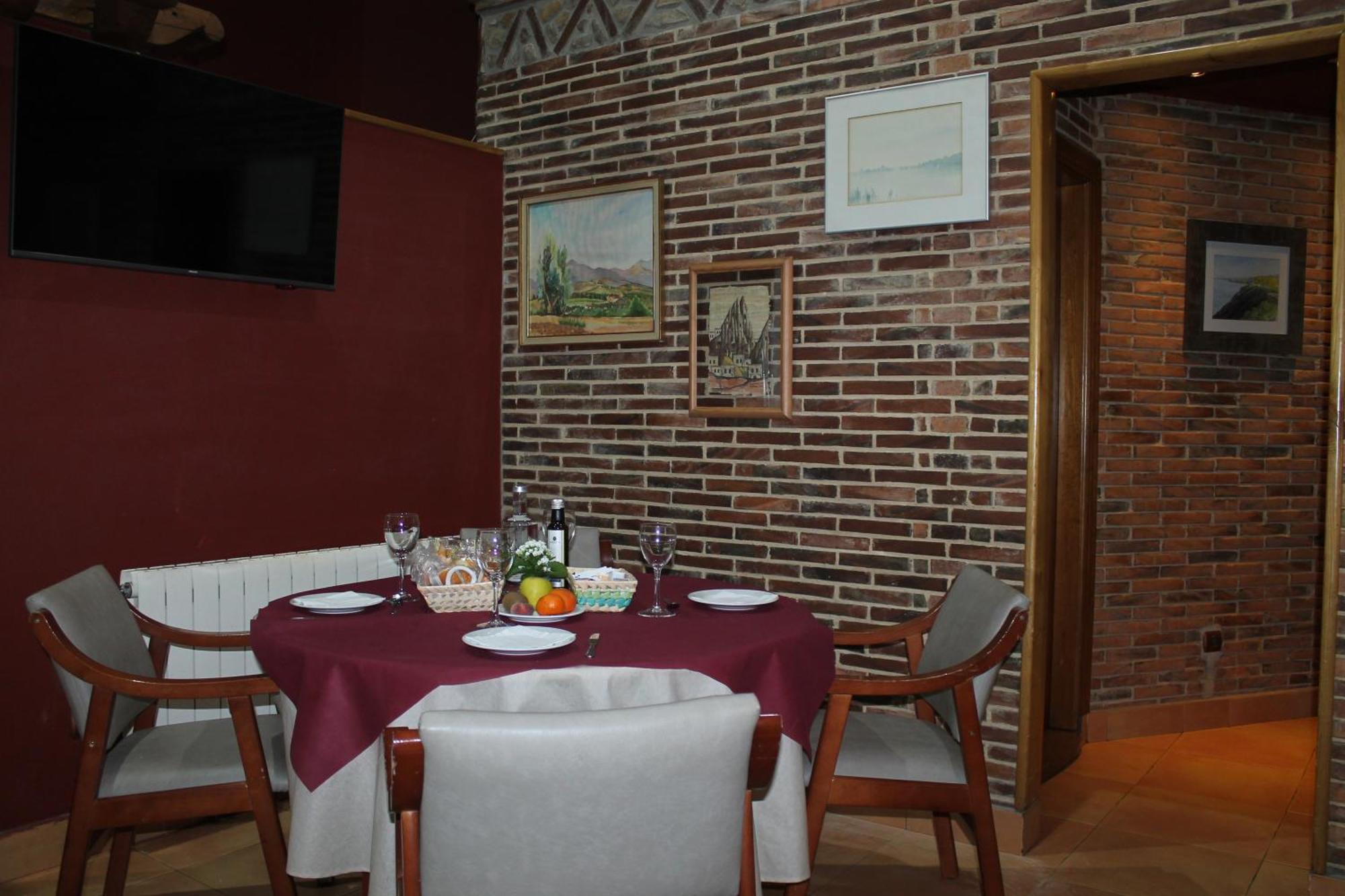Hotel San Roque Reinosa Bagian luar foto