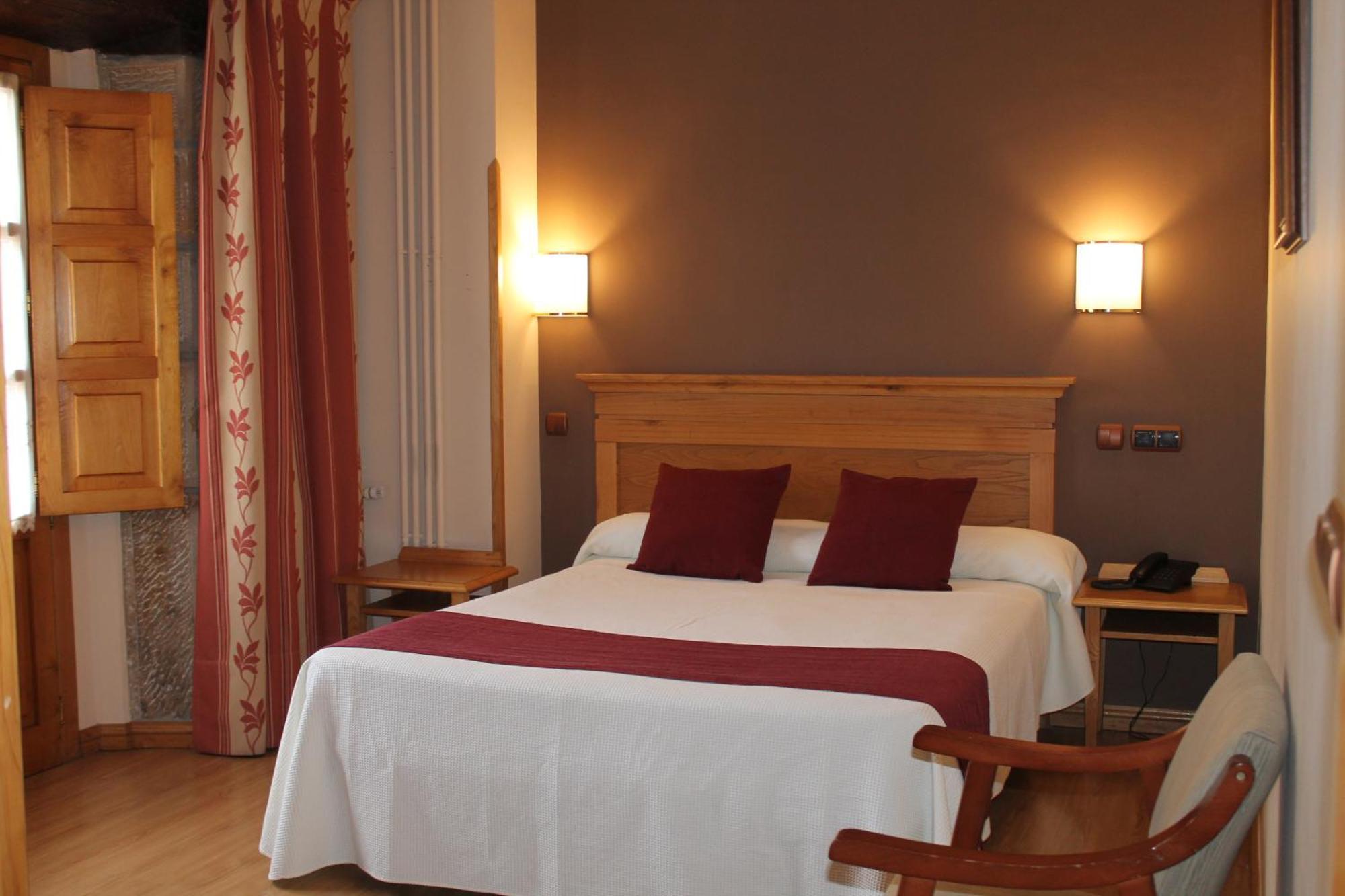 Hotel San Roque Reinosa Bagian luar foto