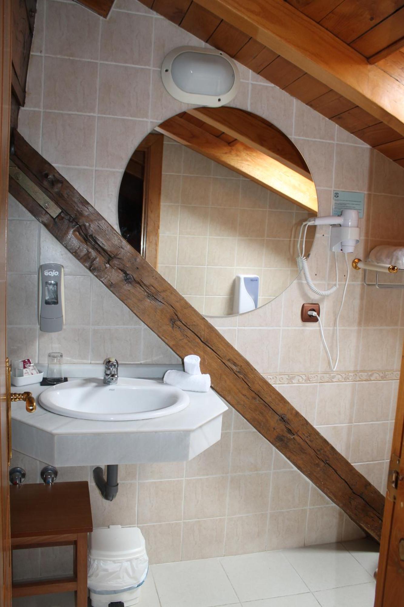 Hotel San Roque Reinosa Bagian luar foto