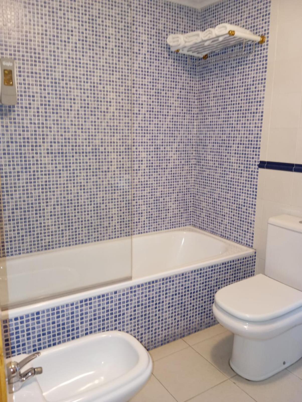 Hotel San Roque Reinosa Bagian luar foto