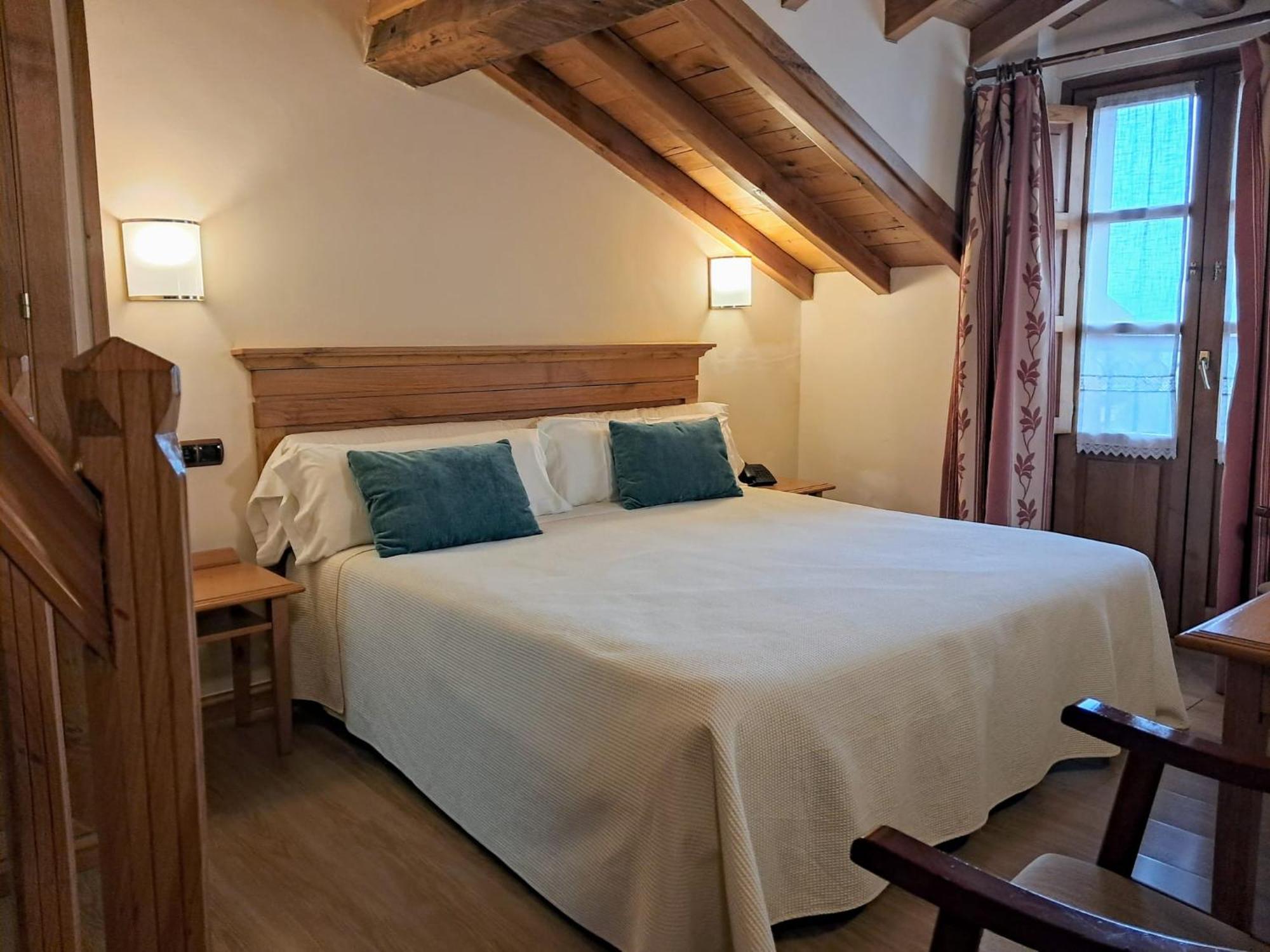 Hotel San Roque Reinosa Bagian luar foto