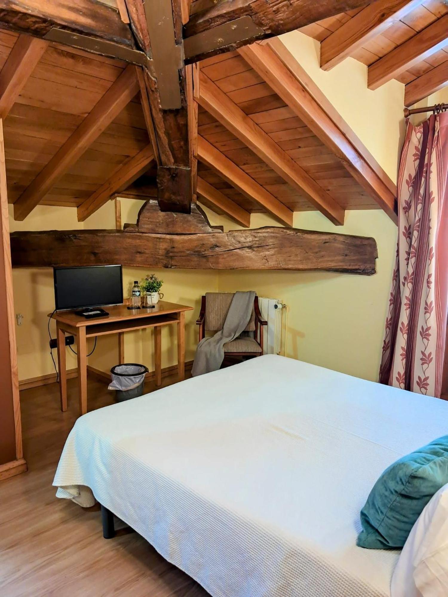 Hotel San Roque Reinosa Bagian luar foto