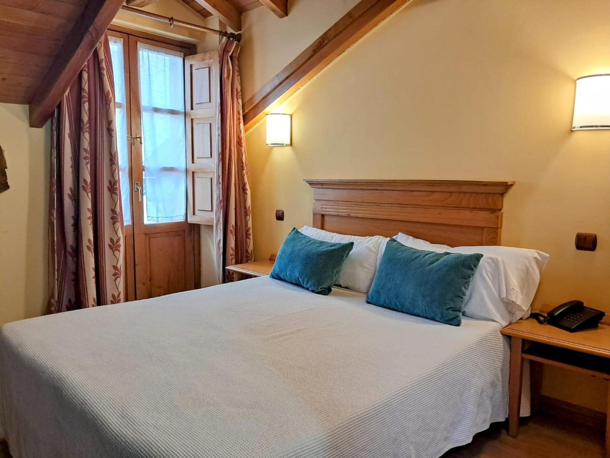 Hotel San Roque Reinosa Bagian luar foto