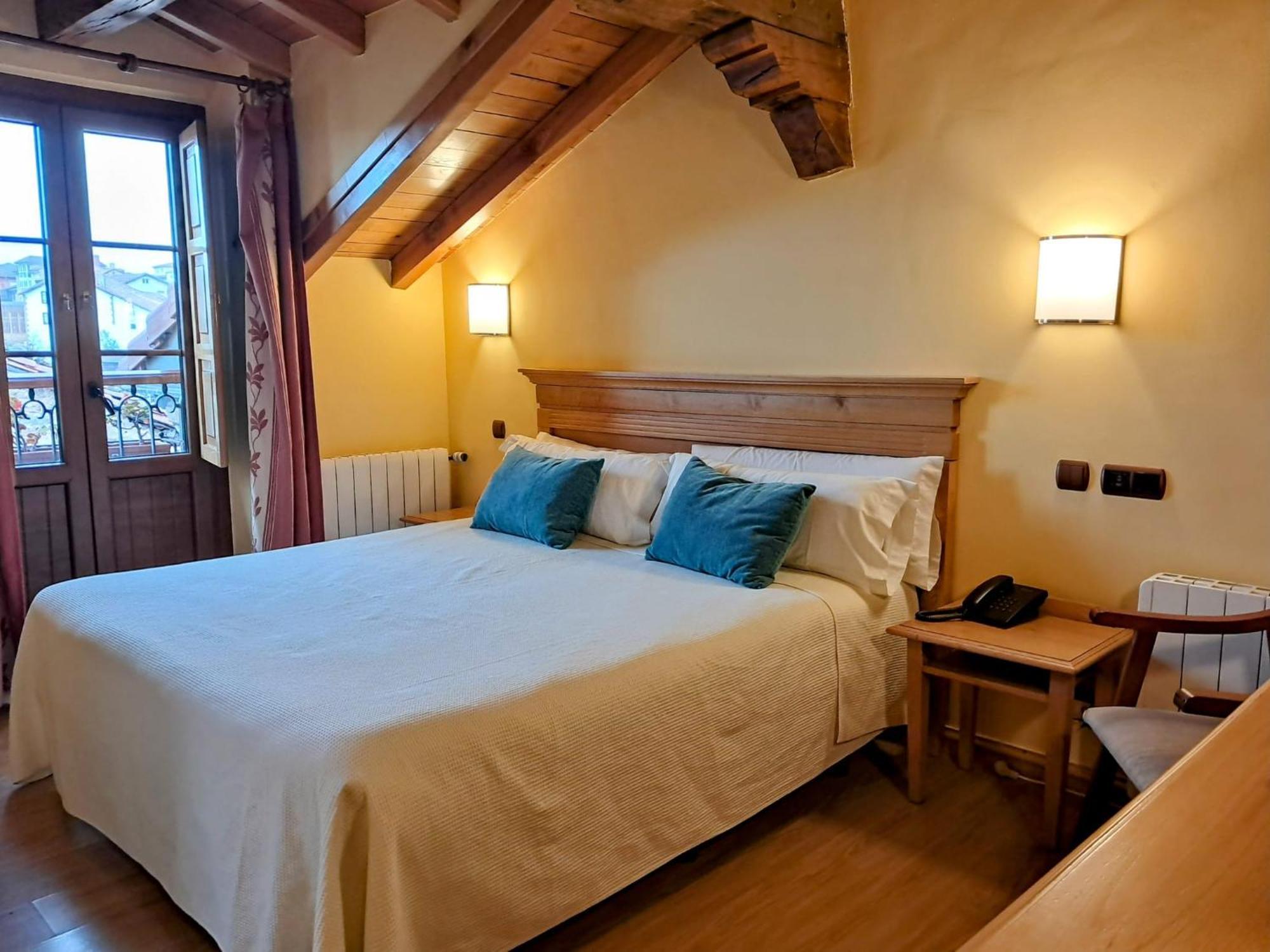 Hotel San Roque Reinosa Bagian luar foto