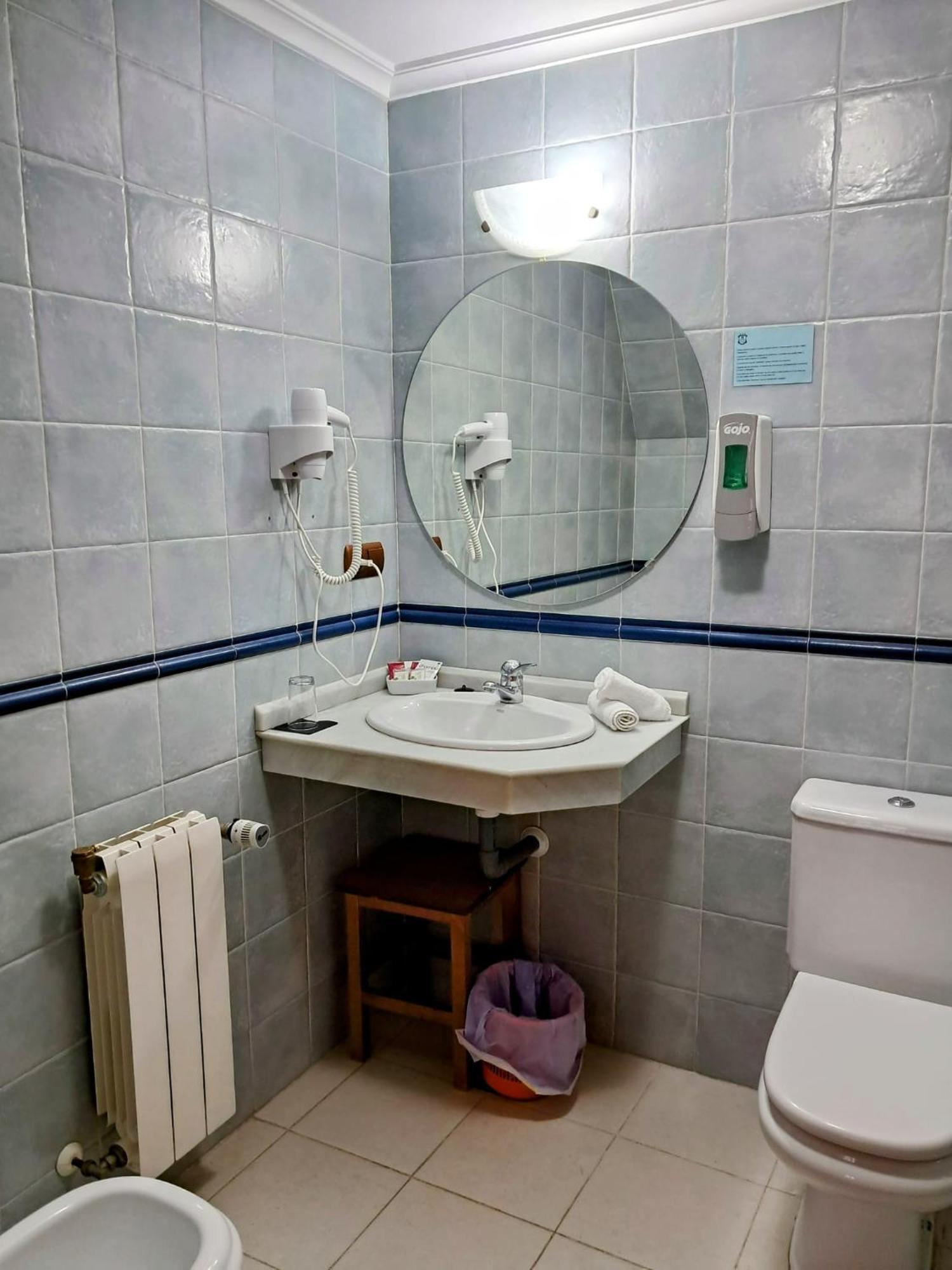 Hotel San Roque Reinosa Bagian luar foto