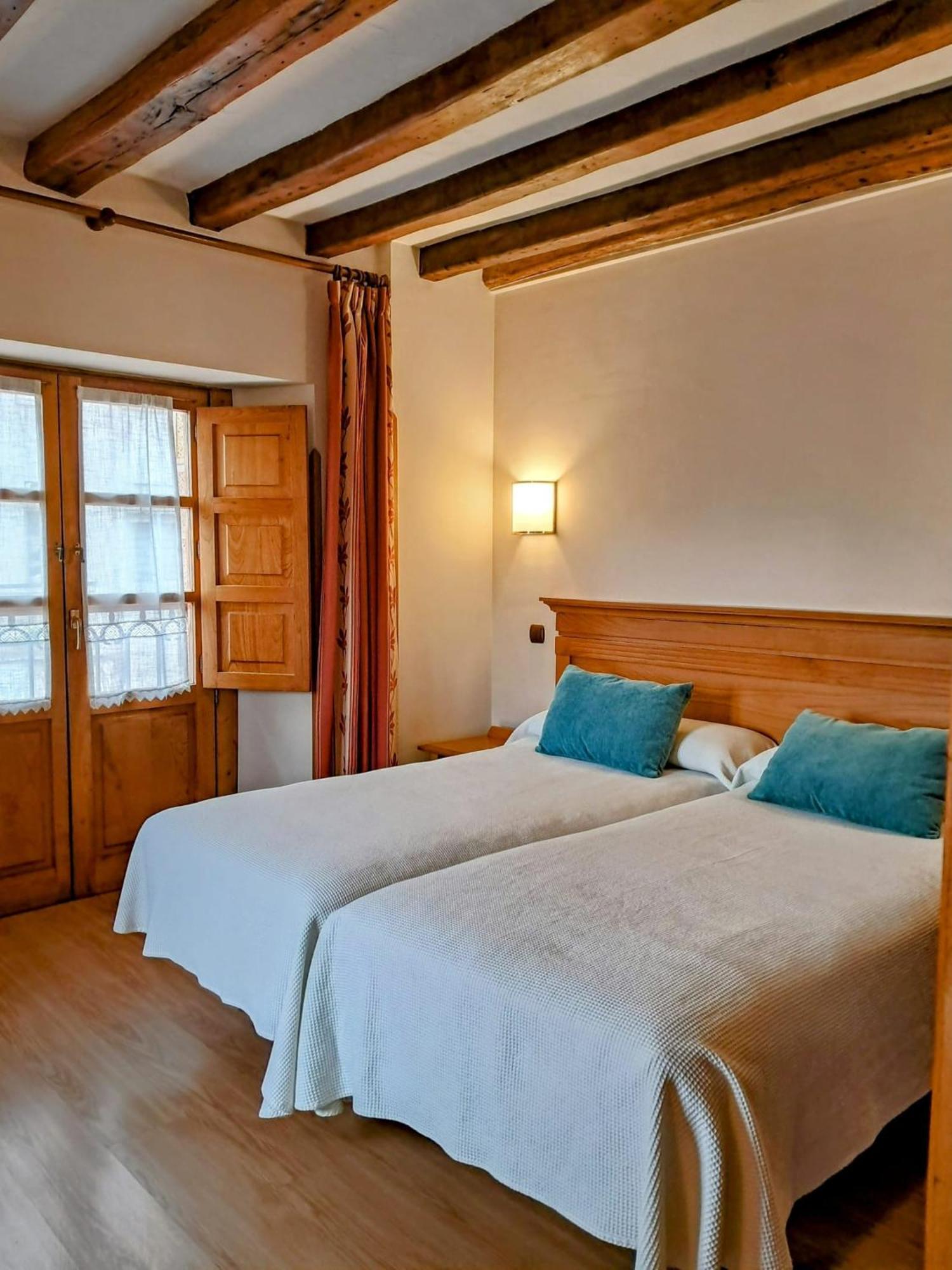 Hotel San Roque Reinosa Bagian luar foto