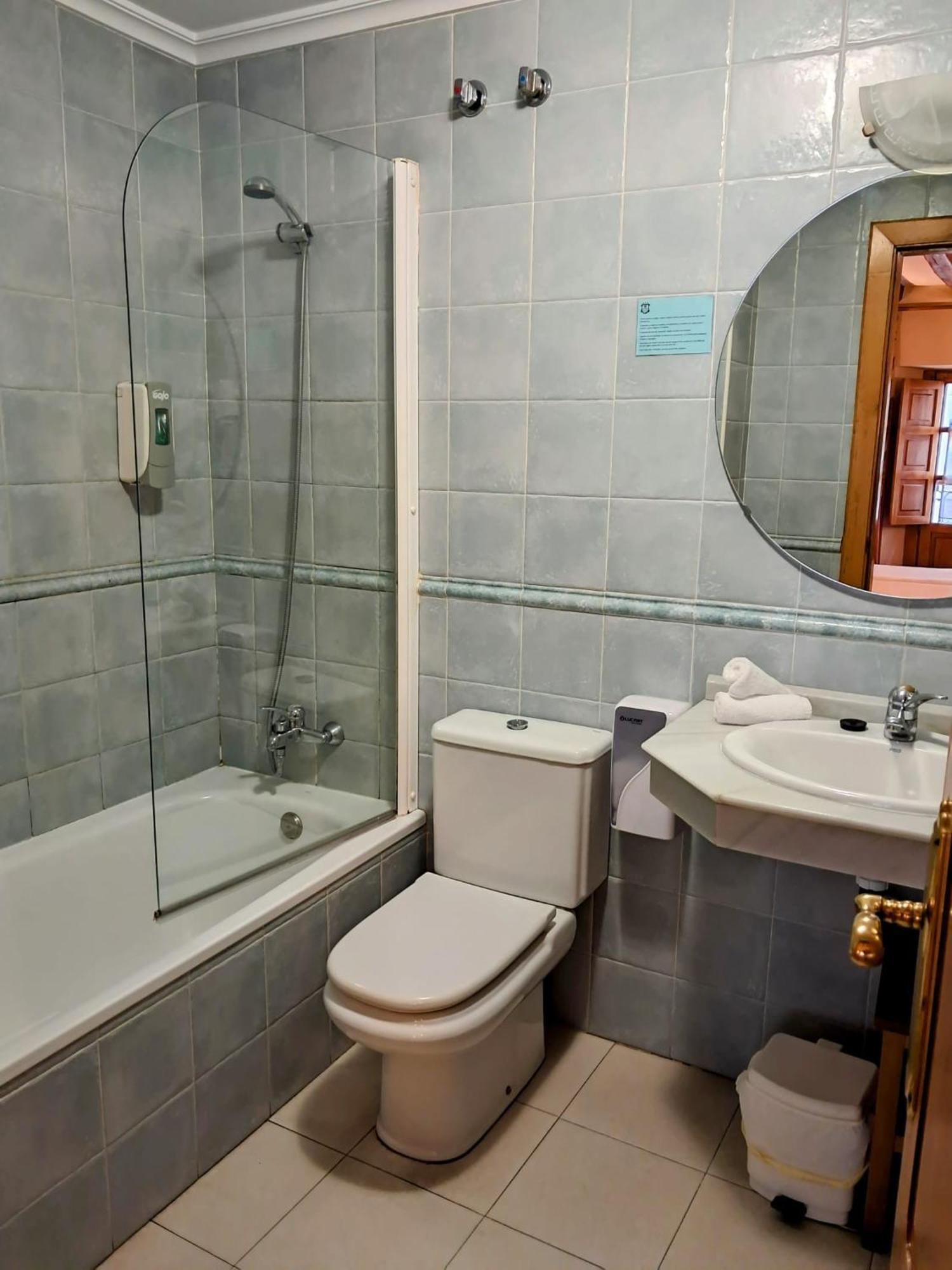 Hotel San Roque Reinosa Bagian luar foto