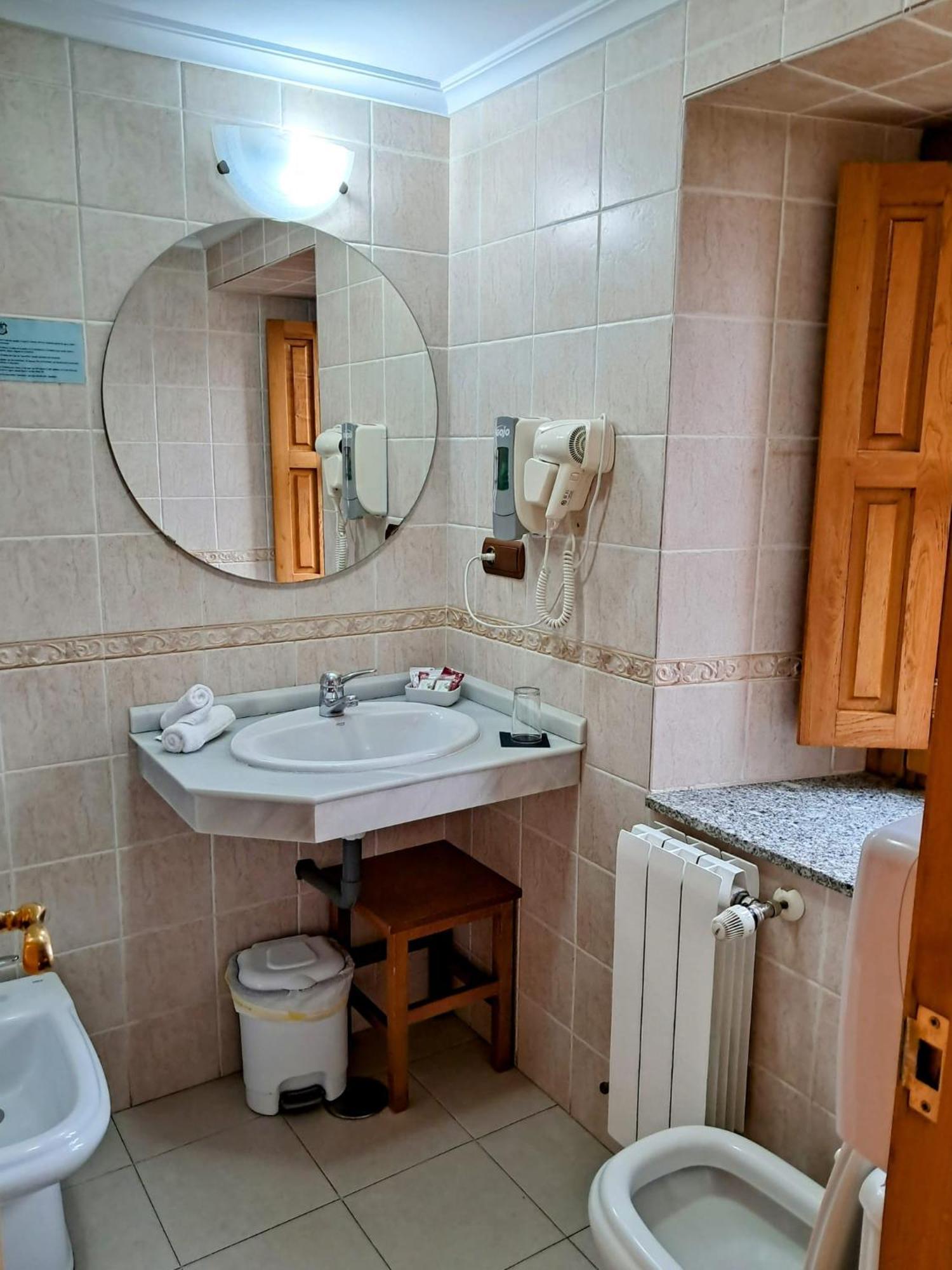 Hotel San Roque Reinosa Bagian luar foto