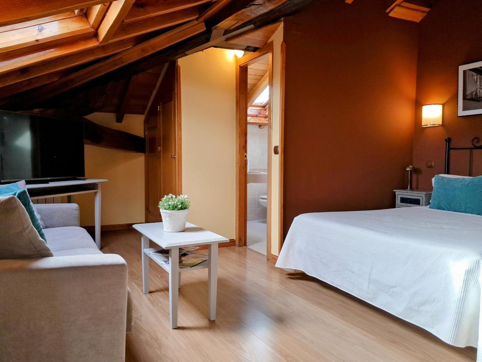 Hotel San Roque Reinosa Bagian luar foto