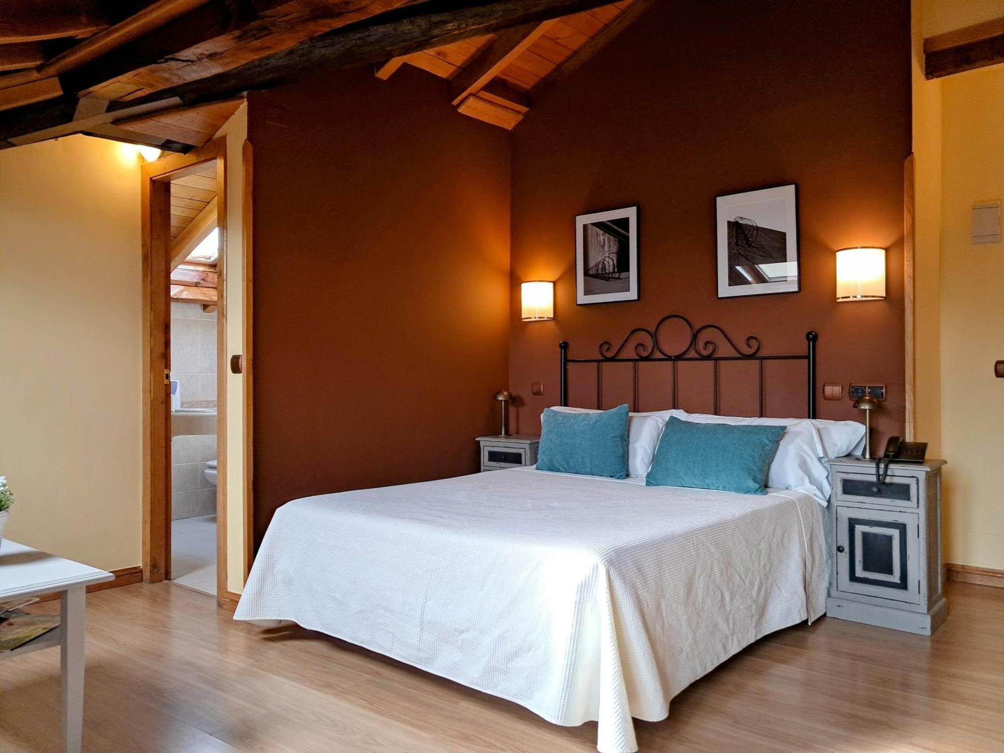 Hotel San Roque Reinosa Bagian luar foto